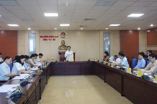 Chủ tịch HĐND tỉnh phê bình việc một số sở, ngành chậm đưa Nghị quyết vào cuộc sống