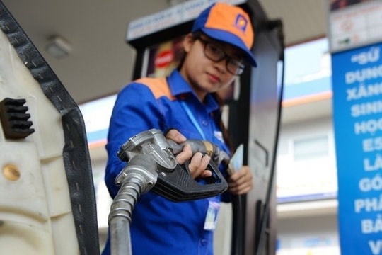 Giữ nguyên giá xăng, tăng giá dầu từ 15h chiều nay