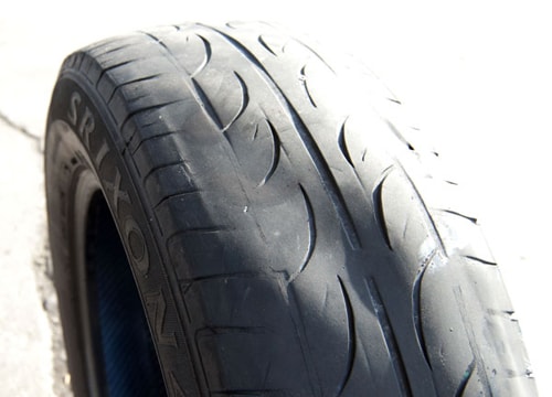 Lốp mòn không đều - mối nguy tiềm ẩn cho tài xế