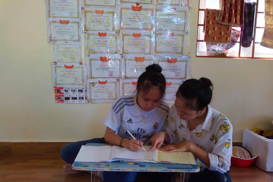 Hoàn cảnh éo le của cặp song sinh đậu Đại học Y với số điểm cao