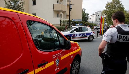 Tấn công bằng dao ở ngoại ô Paris: Nhiều khả năng không phải là khủng bố