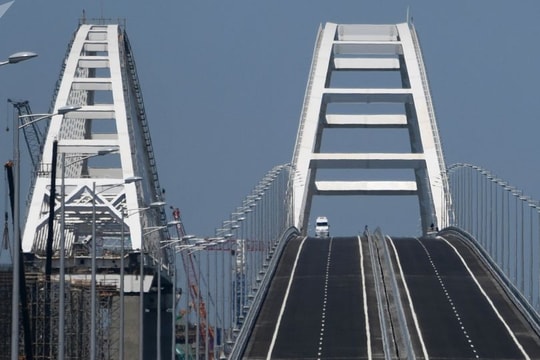 Kiev kêu gọi thông qua “các đồng minh ở Caucasus” tiêu diệt cầu Crưm