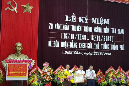 Ủy ban Kiểm tra Huyện ủy Diễn Châu đón nhận Bằng khen củaThủ tướng Chính phủ
