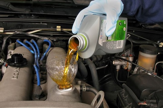 Nguyên nhân xe ô tô tiêu hao dầu động cơ quá mức