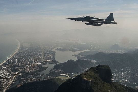 Chiến đấu cơ của Không quân Iran bị rơi khi hạ cánh ở căn cứ quân sự