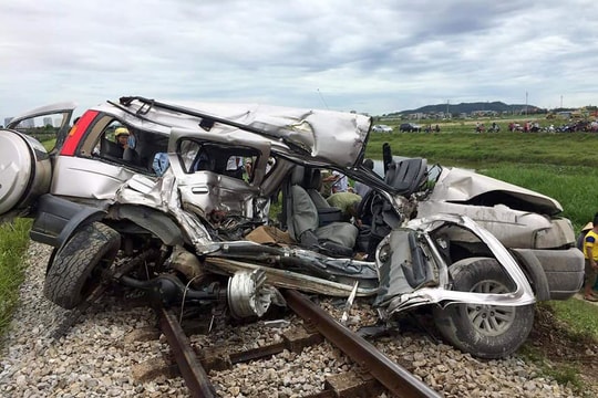 Nguyên nhân ban đầu vụ tai nạn đường sắt khiến 4 người thương vong