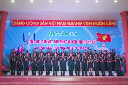 31 tập thể và cá nhân của Sư đoàn 324 được vinh danh