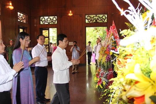 Trang trọng Lễ giỗ Chủ tịch Hồ Chí Minh lần thứ 49