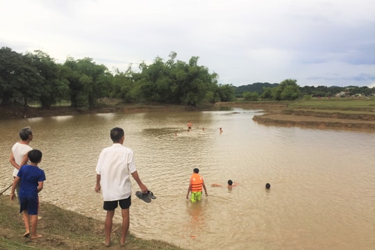 Chồng mất tích khi chăn trâu, vợ hô hoán tìm kiếm