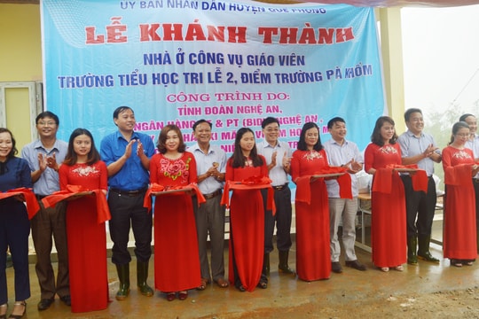 Khánh thành nhà ở công vụ giáo viên vùng biên giới huyện Quế Phong
