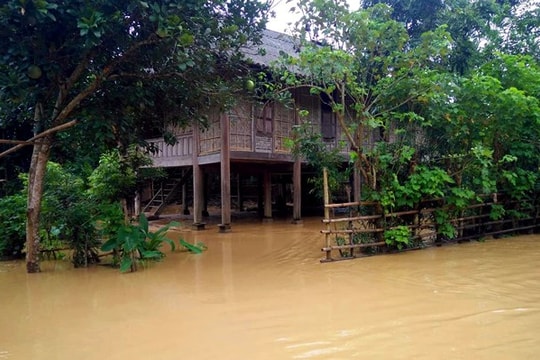 Vùng áp thấp di chuyển vào đất liền tiếp tục gây mưa to đến rất to