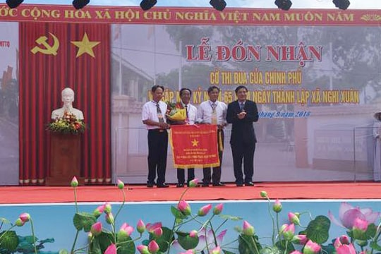 Xã Nghi Xuân (Nghi Lộc) đón nhận Cờ thi đua của Chính phủ