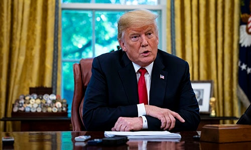 Trump nói đã làm mọi thứ gia đình McCain yêu cầu