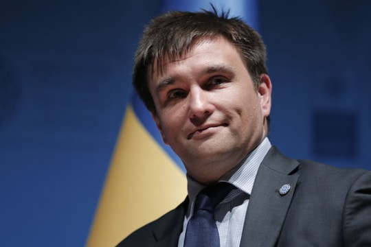 Ukraine tuyên bố xem xét lại quan hệ với Nga