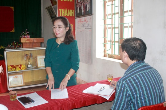 Phó Trưởng ban Tổ chức Tỉnh ủy dự sinh hoạt chi bộ tại Anh Sơn