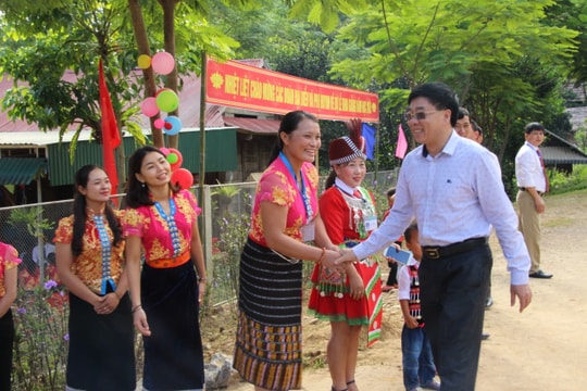 Phó Bí thư Tỉnh ủy Nguyễn Văn Thông dự khai giảng tại trường biên giới