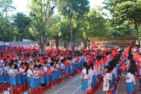 Tưng bừng ngày hội khai giảng năm học mới trên toàn tỉnh