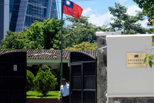 Kim Jong-un sẵn sàng thăm Nga; Mỹ triệu hồi đại sứ từ 3 nước “chia tay” Đài Loan