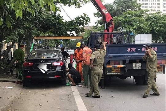Thành phố Vinh:  Xử lý 460 trường hợp ô tô dừng đỗ sai quy định, đi vào đường cấm