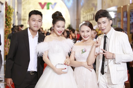 Dàn sao Việt rạng rỡ khoe sắc trên thảm đỏ VTV Awards