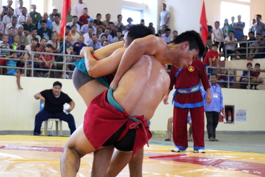 Những pha vật hấp dẫn tại Giải vô địch vật dân tộc toàn quốc 