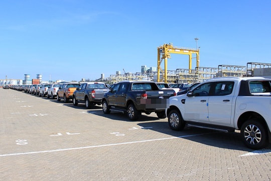 Ô tô nhập khẩu tăng 1.000 chiếc trong tuần đầu tháng 9