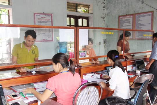 Phải xin lỗi công khai khi chậm giải quyết thủ tục hành chính cho nhân dân