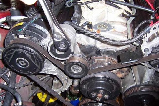 Những tiếng kêu bất thường báo hiệu xe ô tô 'đòi tiền'