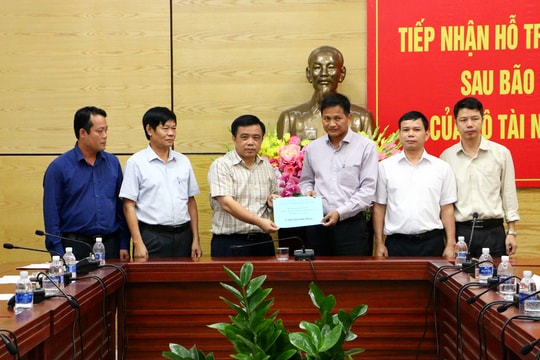 Bộ Tài nguyên và Môi trường hỗ trợ Nghệ An 1,5 tỷ đồng khắc phục môi trường sau bão số 4