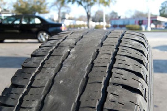 Nguyên nhân của 5 dạng mòn bất thường của lốp ô tô bạn cần biết