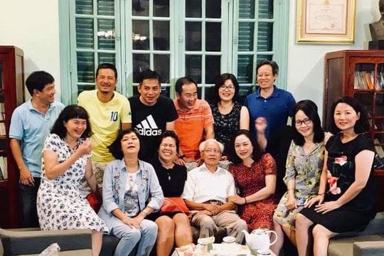 Cựu học sinh trường Thực nghiệm: “May mắn vì được hưởng phương pháp của GS. Hồ Ngọc Đại!”