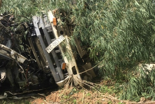 Xe bồn chạy 109 km/h khi tông xe khách làm 13 người chết