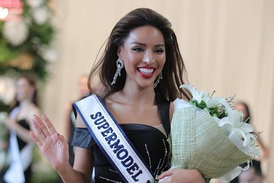 Chân dài Việt Nam giành quán quân Siêu mẫu quốc tế 2018