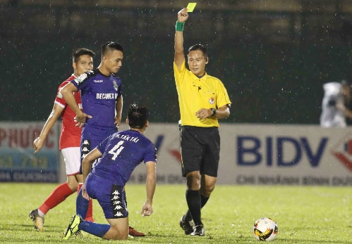 Trọng tài Văn Lập đã sai như thế nào?