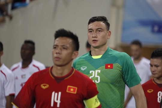 Thi đấu xuất thần, Văn Lâm sáng cửa lên ĐT Việt Nam