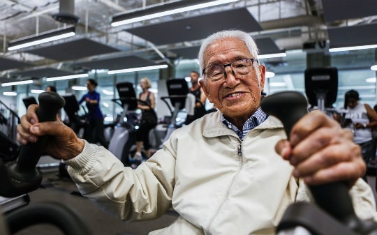Cụ ông 111 tuổi vẫn tập gym mỗi ngày