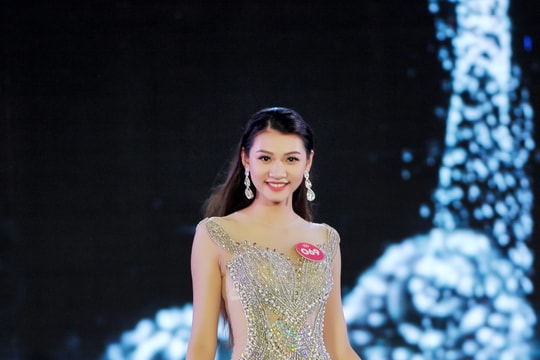 Nữ sinh Nghệ An với hành trình đến top 15 Hoa hậu VN 2018 và trở thành Người đẹp tài năng 