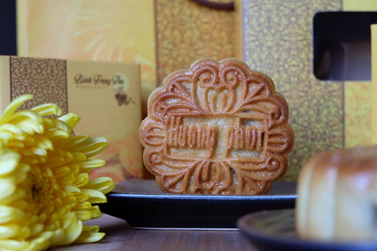 Ngon ngỡ ngàng với bánh Trung thu Hương Phúc