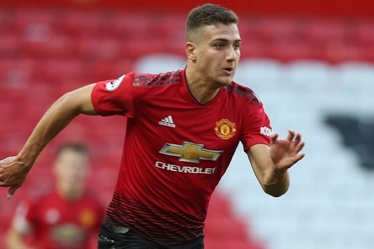 M.U ra mắt tân binh Diogo Dalot trước Young Boys; Liverpool thua vụ Mbappe vì tiền