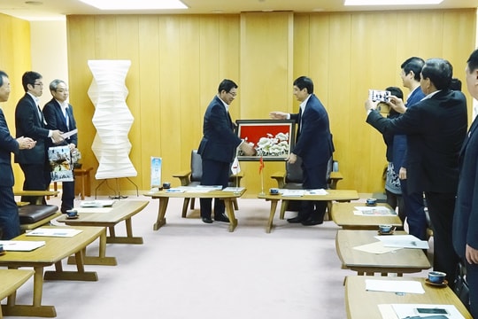 Đẩy mạnh phát triển du lịch, hợp tác kinh tế giữa tỉnh Gifu (Nhật Bản) và Nghệ An