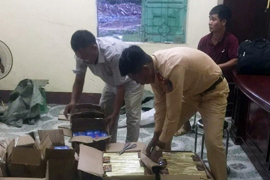 Bắt xe tải vận chuyển 5 tạ pháo lậu đi tiêu thụ