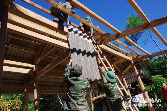 Cần nhanh chóng hỗ trợ người dân ổn định cuộc sống sau bão số 3, 4