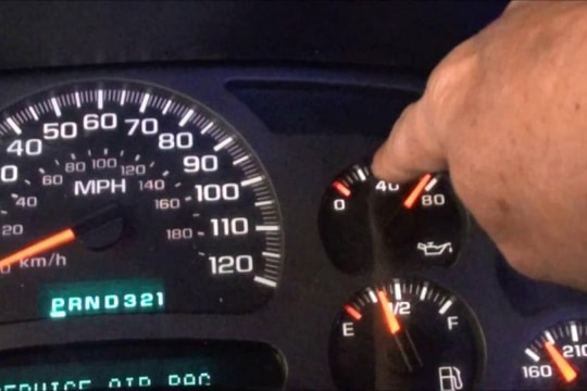 Nguyên nhân khiến cho áp suất nhớt ô tô tăng cao