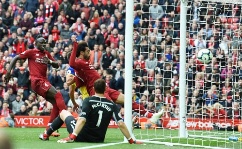 Salah ghi bàn trở lại trong chiến thắng của Liverpool