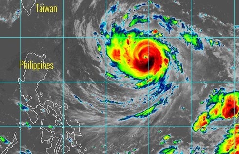 Xuất hiện siêu bão Trami gần Biển Đông