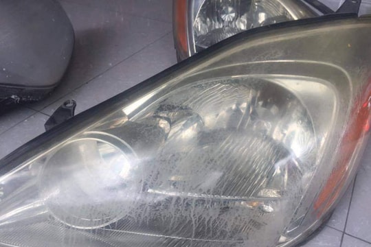 Cách khôi phục đèn pha ô tô khi bị mờ