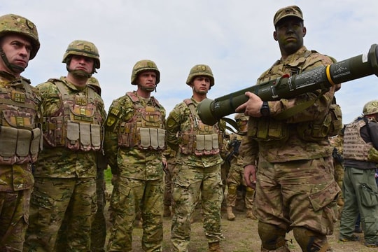 Mỹ gọi cả người có tiền án nhập ngũ vì thiếu quân