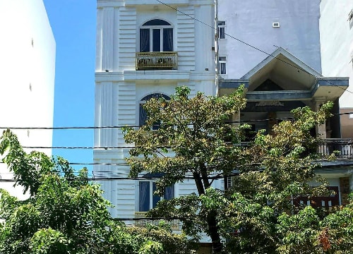 Chủ khách sạn có khách người Nghệ An 'nghi nhiễm độc' lý giải việc xịt thuốc côn trùng