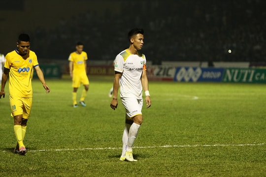 TGĐ Nguyễn Hồng Thanh: “SLNA khó giữ được hết lứa 1993 vào cuối mùa“