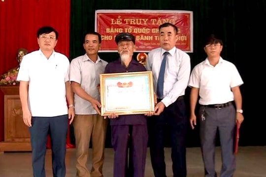 Nam Đàn tổ chức Lễ truy tặng Bằng Tổ quốc ghi công cho liệt sỹ 